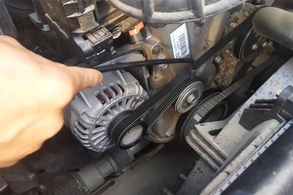 易门转速传感器的工作原理是什么？